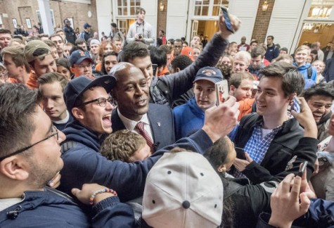 Hopeful fans swarm Lovie